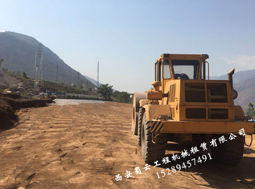 沖擊壓路機租賃